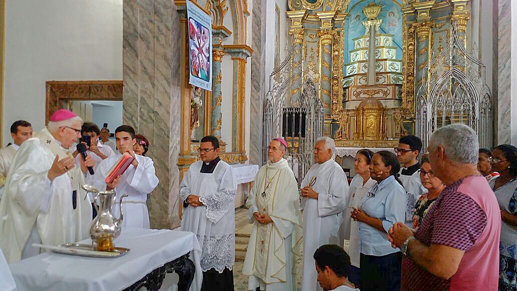 MISSA DOS SANTOS ÓLEOS 2018. Divulgação