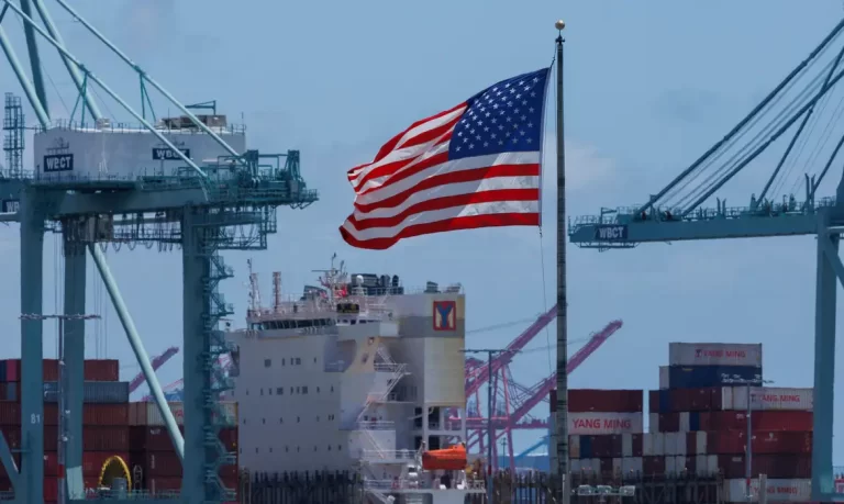 2025-07-08t112338z_1_lynxmpel670e9_rtroptp_4_usa-trump-tariffs-imports